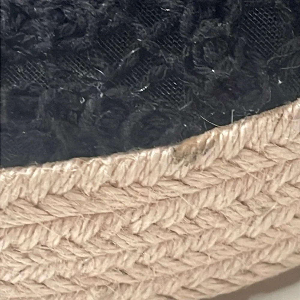 Toms crochet lace